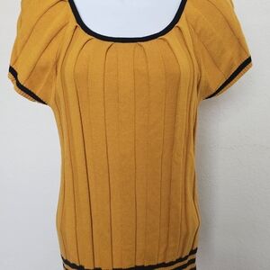 Joseph A. short sleeve Mustard Sweater with Black Accents